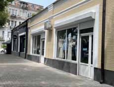 Сдается помещение под магазин в центре города Сухум  на Проспекте Мира.  Площадь: 100 квадратов. Потолки высокие. Номер +79409656789