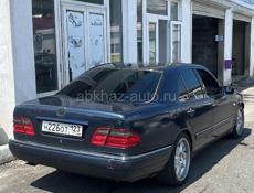 Mercedes-Benz E-Класс