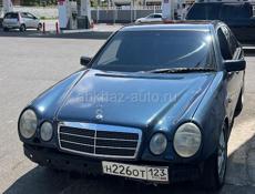 Mercedes-Benz E-Класс