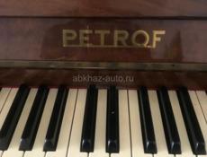  Продаётся пианино Petrof.