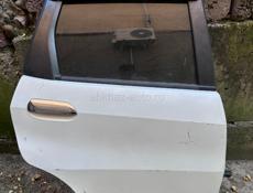 Запчасти на Honda Fit
