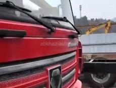BYD F8