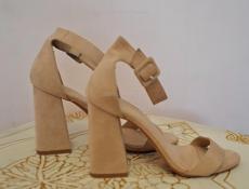 Продаются босоножки 👠
