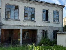 Дом на повороте на Старый Поселок