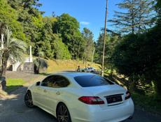 Nissan fuga