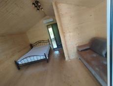 Здаю 2 котеджа все вкючено холодильник телевизор кондуионер вайфай душ туалет 