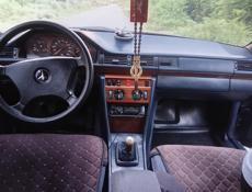 Mercedes-Benz 124