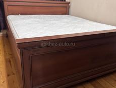 Кровать с матрасом