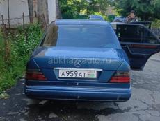 Mercedes-Benz 124