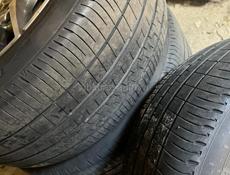 255/40R19 