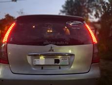 Mitsubishi Grandis