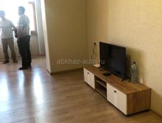 Сдается 2 х комнатная на длительный срок в центре 