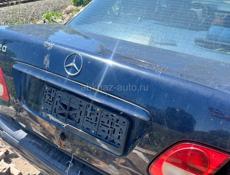 Mercedes-Benz 200-Series