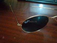 Есть царапины маленкие почти не заметно