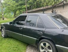 Mercedes-Benz 124