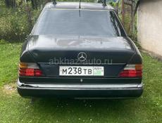 Mercedes-Benz 124