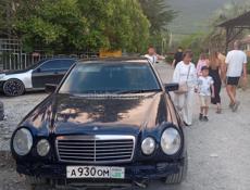 Mercedes-Benz 200-Series