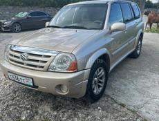 Suzuki XL7