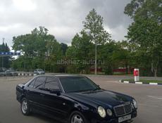 Mercedes-Benz 200-Series