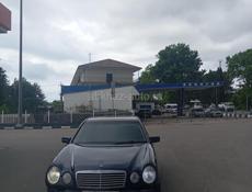 Mercedes-Benz 200-Series