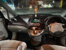 Mitsubishi Grandis
