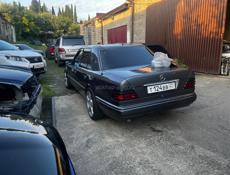 Mercedes-Benz 124