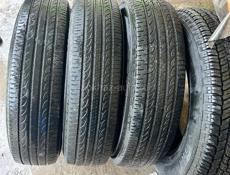 Продаются покрышки фирма якомаха размер R15 в хорошем состоянии одна покрышка новая 