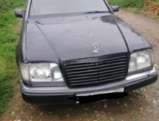 Mercedes-Benz 124