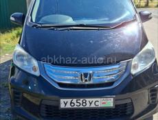 Honda FR-V