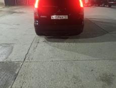 Mitsubishi Grandis