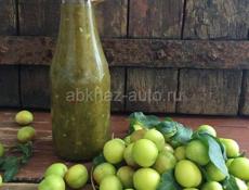 Ткемали из красной и зеленой сливы 