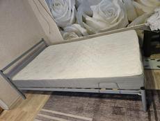 Продам кровать 120*200 с матрасом