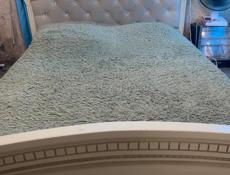 Двухспальная кровать 