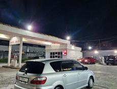 Toyota Ipsum