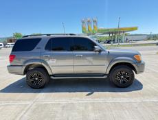 Toyota Sequoia