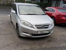 Honda FR-V