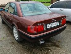 Audi 100