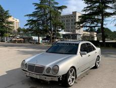 Mercedes-Benz E-Класс