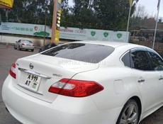 Nissan fuga