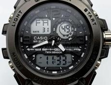 Мужские спортивные часы Casio G-Shock.
