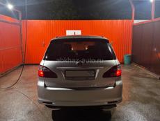 Toyota Ipsum