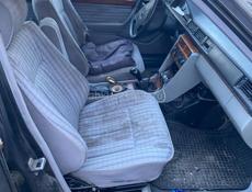 Mercedes-Benz 124