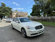 Nissan fuga