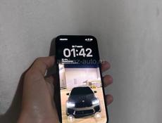 продаю 13 айфон 