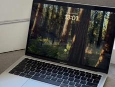 MacBook Air M1 8/256gb