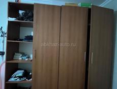 Продается шифоньер 4 дверный большой 