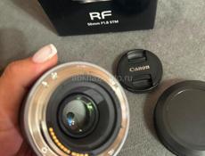 Объектив Canon RF 50mm f/1.8
