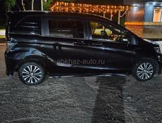 Honda FR-V