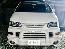 Mitsubishi L 400