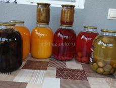 Мандариновый сок, компот-кизил,алыча,фейхуа,джем,вино и чача